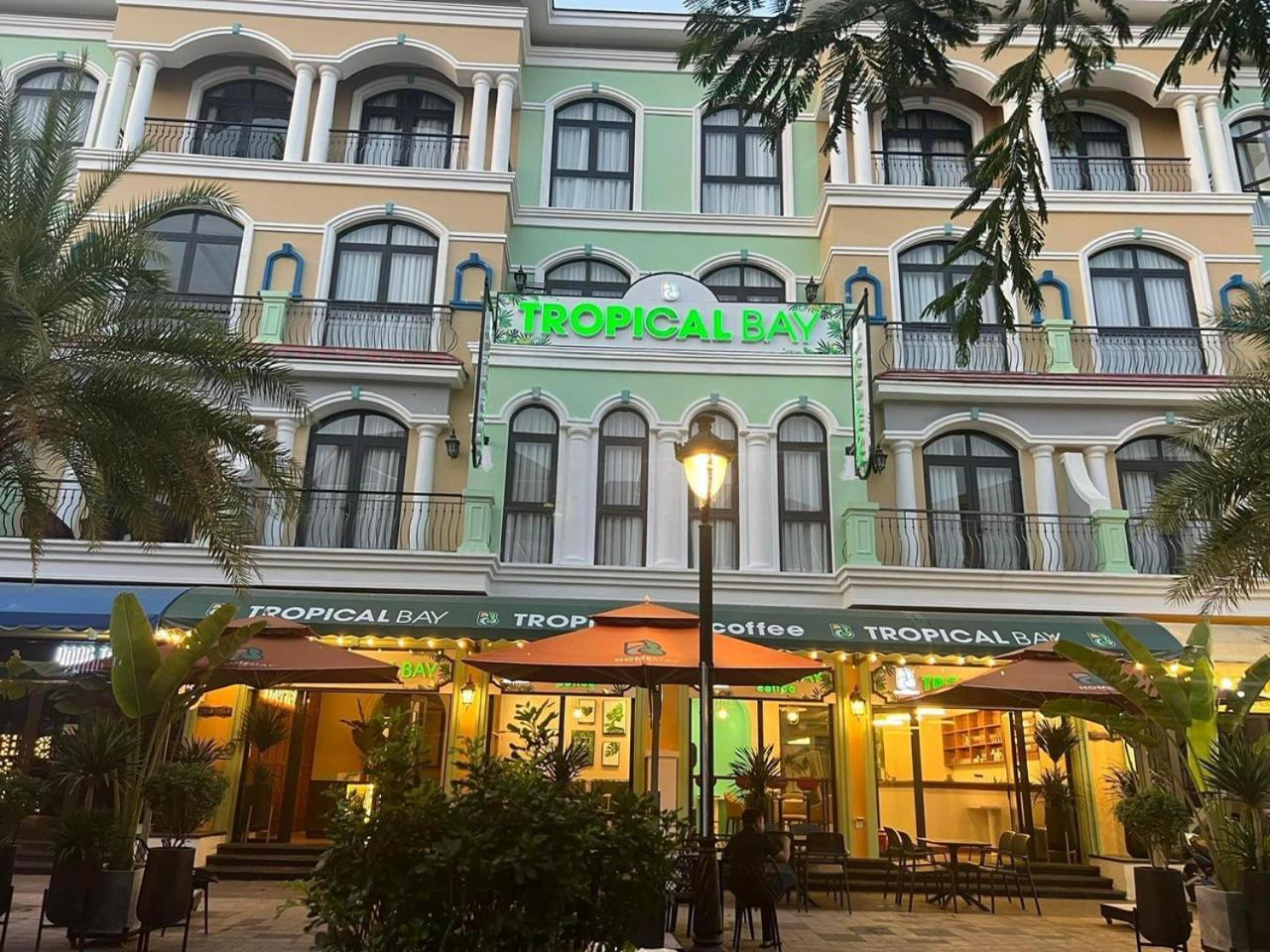 Hotel Tropical Bay Grand World Phu Quoc Esterno foto